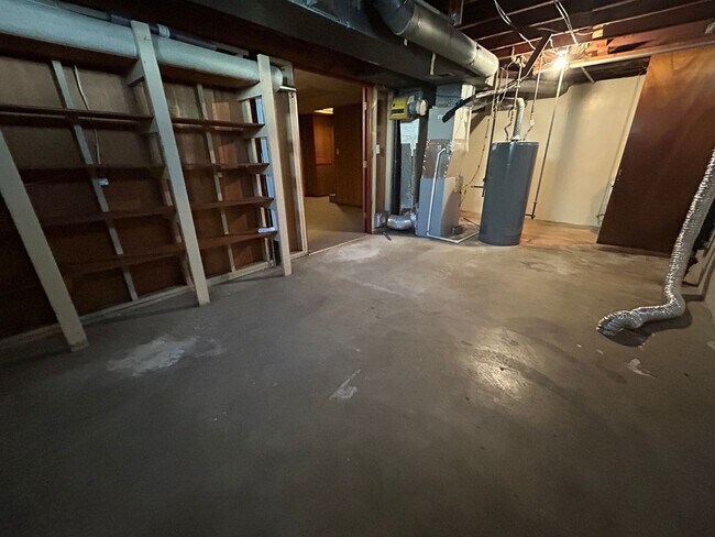 Building Photo - 518-520 Sloan Ave