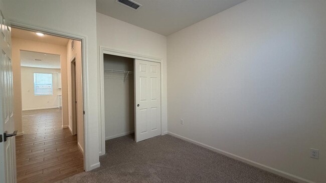 Building Photo - 2153 N Renn Ave