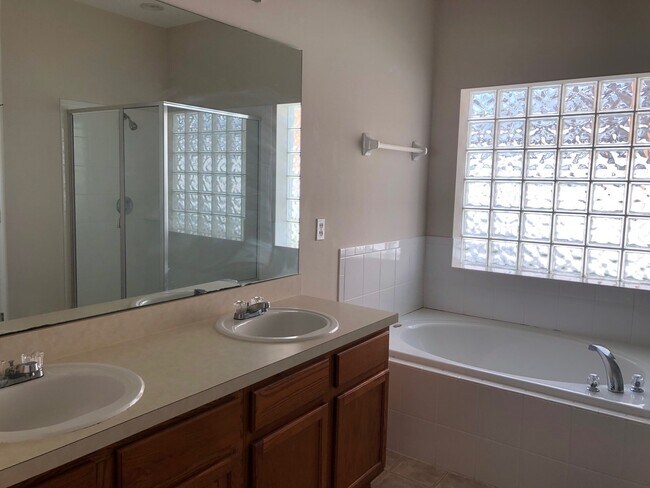 Building Photo - 8890 Hastings Beach Blvd