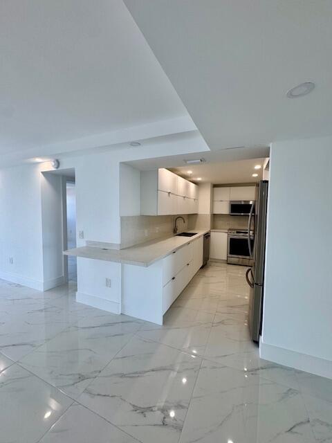 Building Photo - 5600 N Flagler Dr