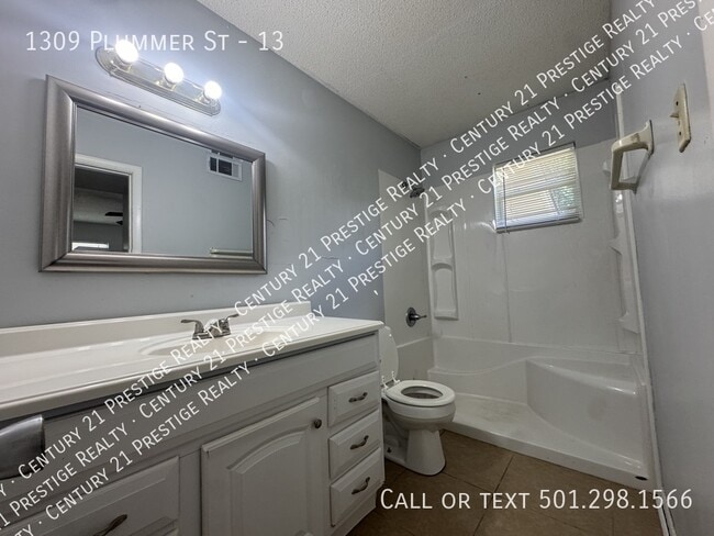 Building Photo - 1309 Plummer St