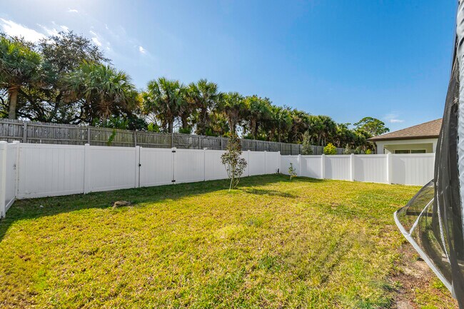 Building Photo - 5069 Armina Pl