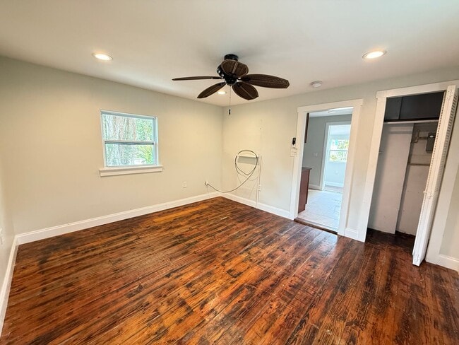 Building Photo - 1 Bedroom 1 Bathroom with WD