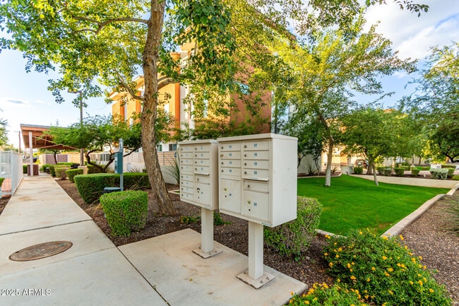 Building Photo - 1270 E Curry Rd