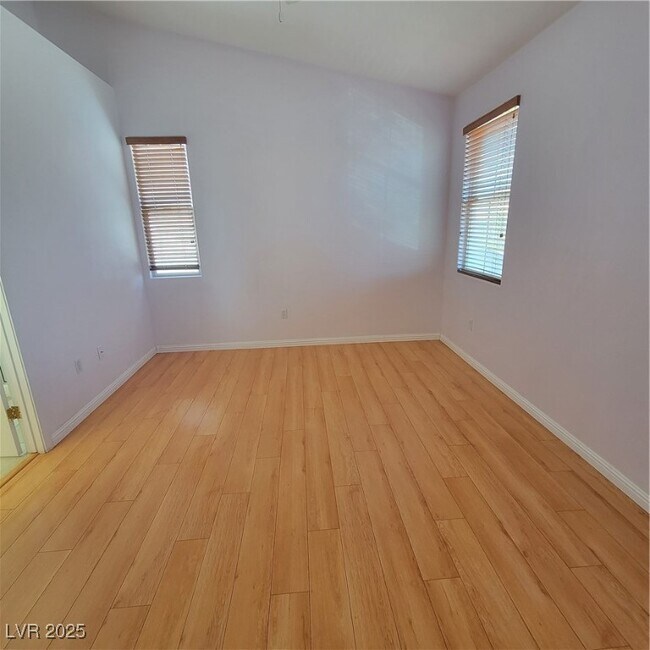 Building Photo - 8765 Villa Alex Ave