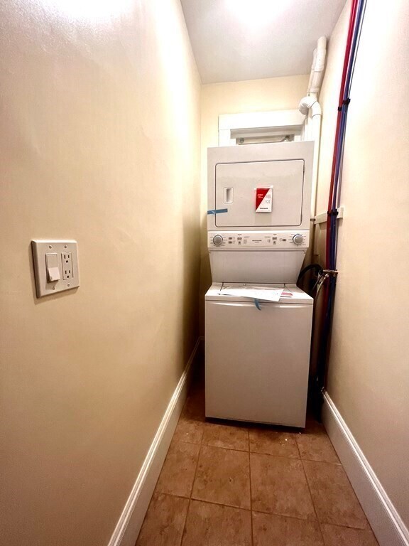 Building Photo - 102 Trowbridge St