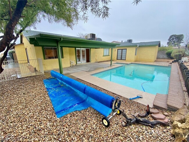 Building Photo - 400 Davenport Ln