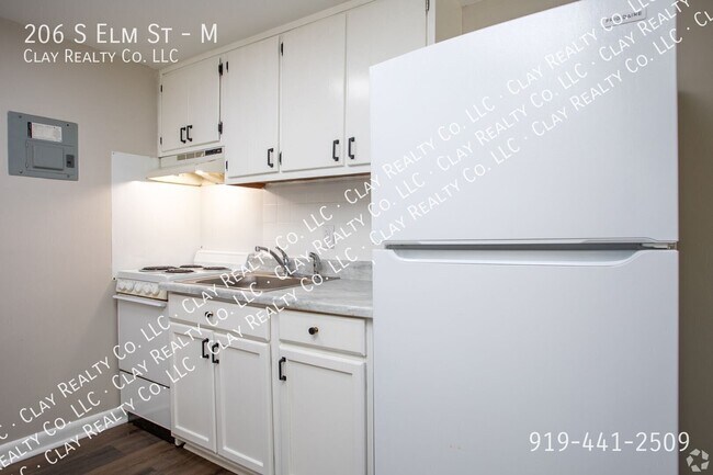 Building Photo - 206 S Elm St