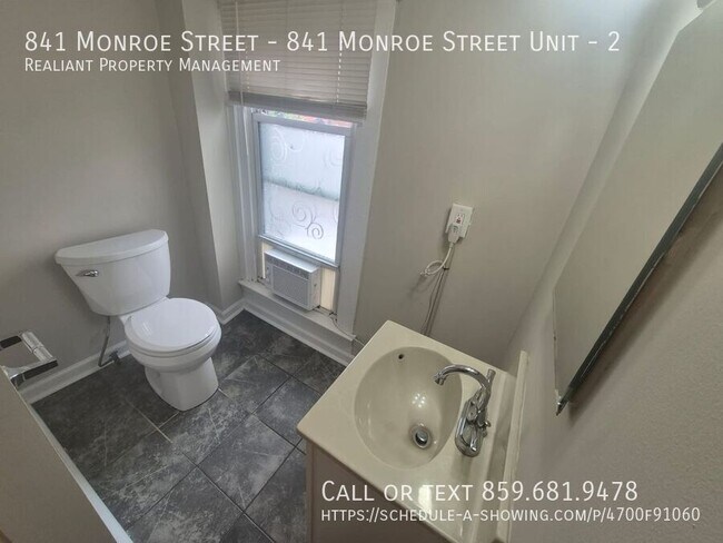 Building Photo - 841 Monroe St
