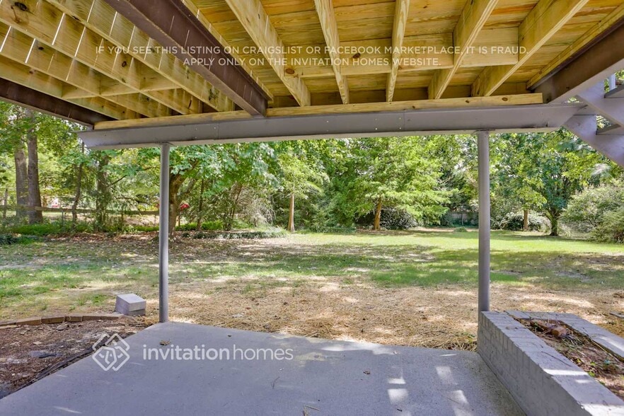 Building Photo - 7216 Pinecrest Dr
