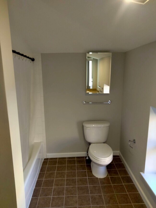 Building Photo - 57 Imlay St