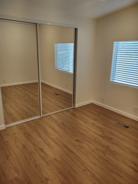 Building Photo - 512 De Soto Dr