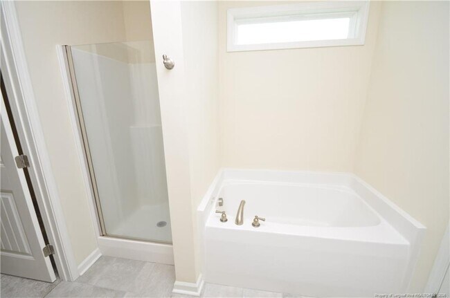 Building Photo - 84 Fairview St