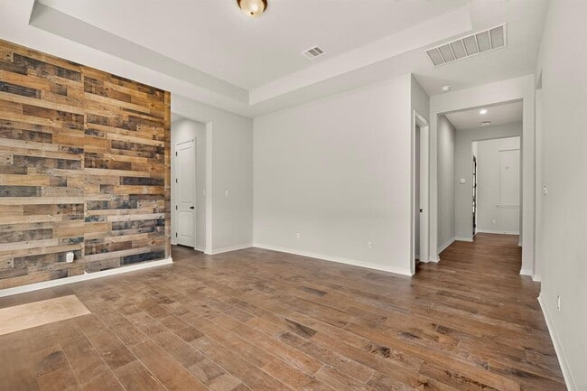 Building Photo - 2433 La Mirada St