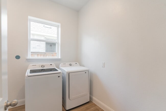 Building Photo - 11219 Tropical Forest Wy