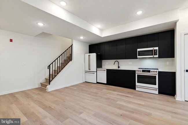 Building Photo - 245 N 12th St