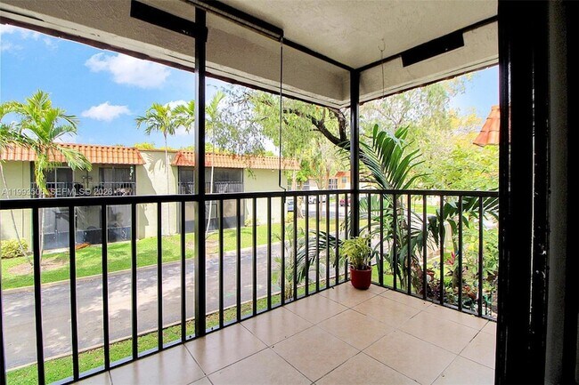 Building Photo - 9730 Hammocks Blvd