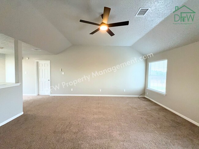 Building Photo - For Lease: Beautifully Remodeled 3-Bed Two-Story in Quiet DeSoto Neighborhood