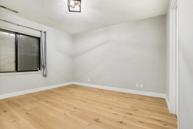 Building Photo - 29 Starview Dr