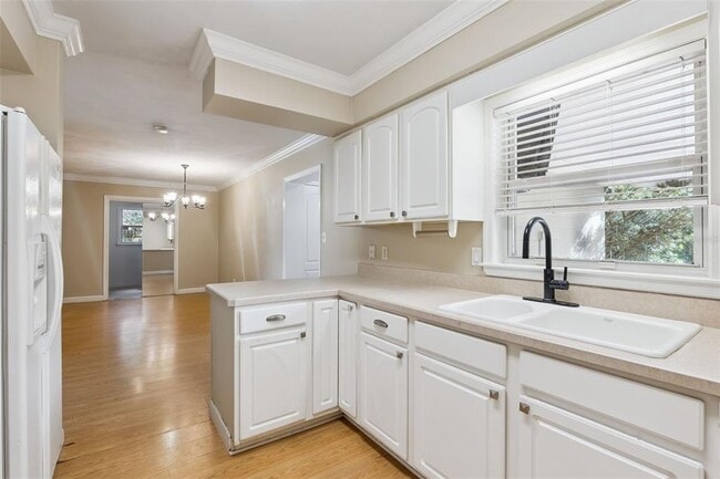 Building Photo - 606 Ellsworth St