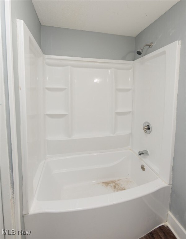 Building Photo - 1226 W Erie Ave