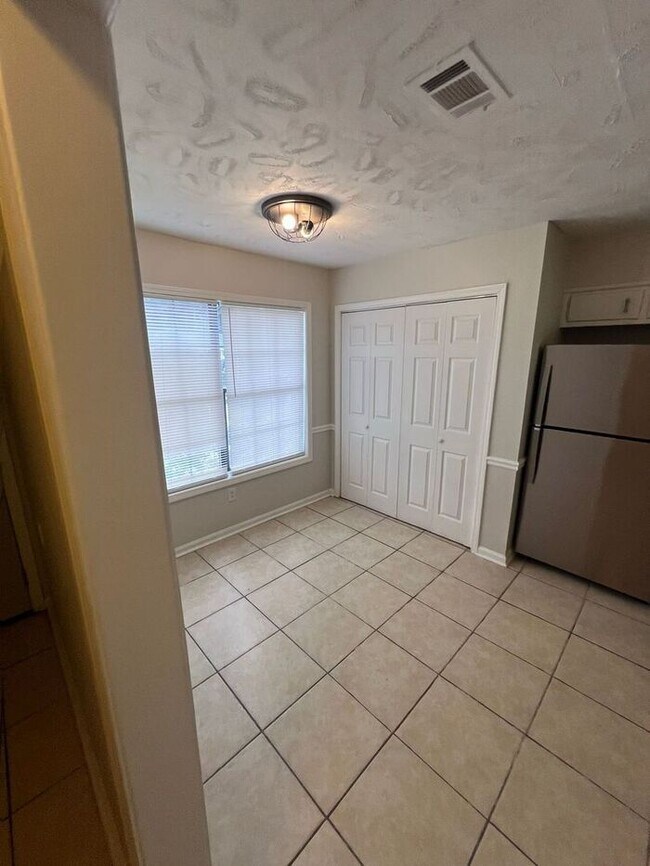 Building Photo - NOW READY! Cozy townhome 2 bedroom 2.5 bathroom duplex in Lawrenceville!