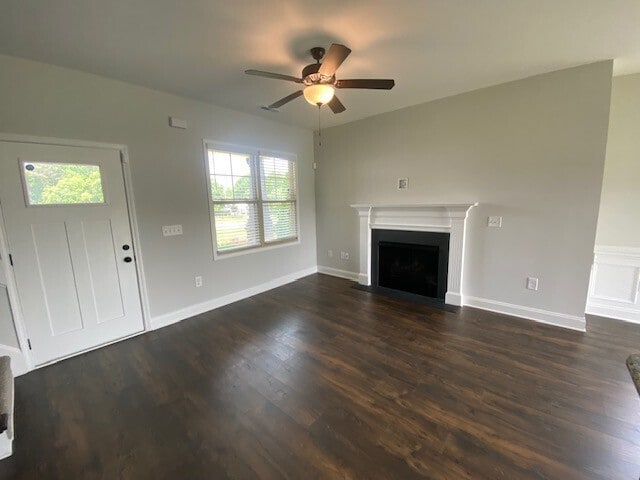 Building Photo - 3 Bedroom 2.5 bath House