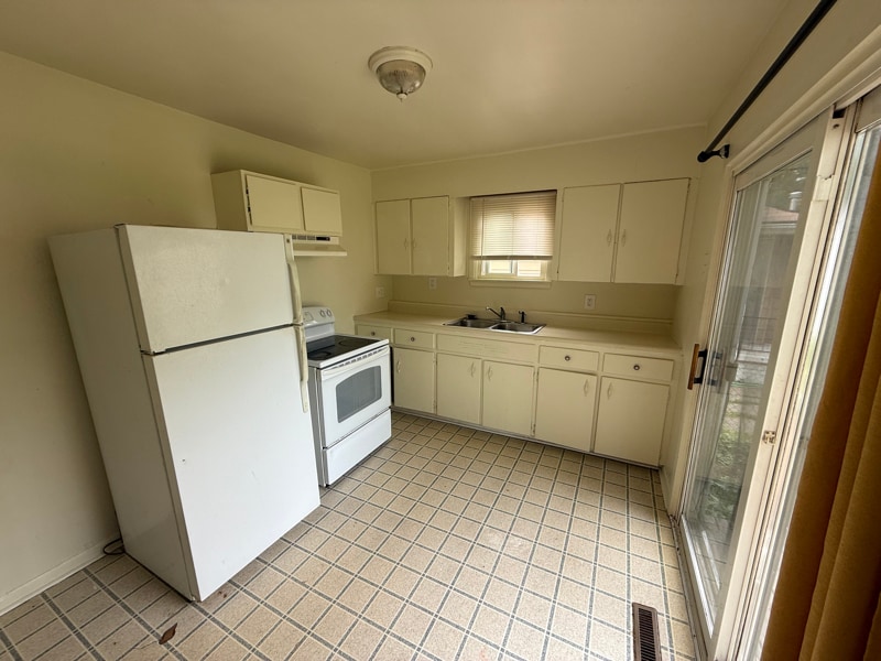 Building Photo - 2169 Williamson Ave