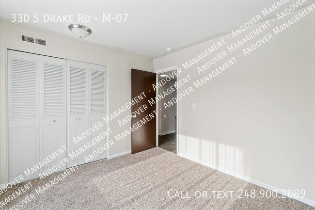 Building Photo - 330 S Drake Rd