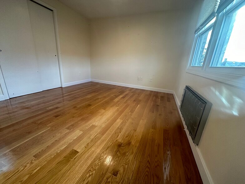 Building Photo - 48 Hauman St