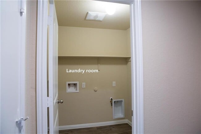 Building Photo - 11117 Furrow Hill Dr