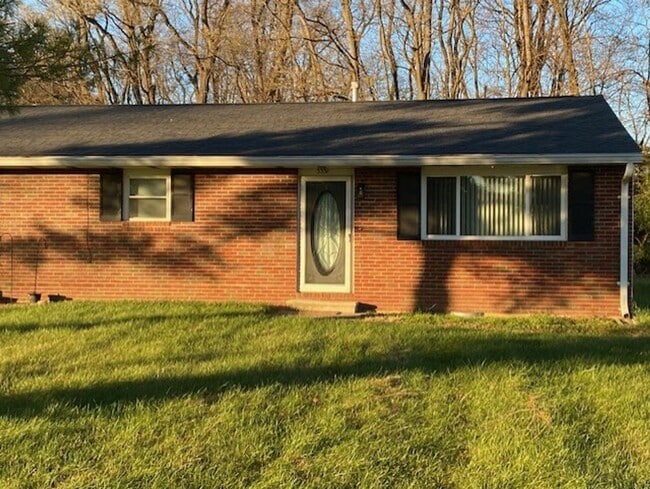 Primary Photo - Welcome to this charming two-bedroom, one-bathroom double located in the heart of Springfield, OH+