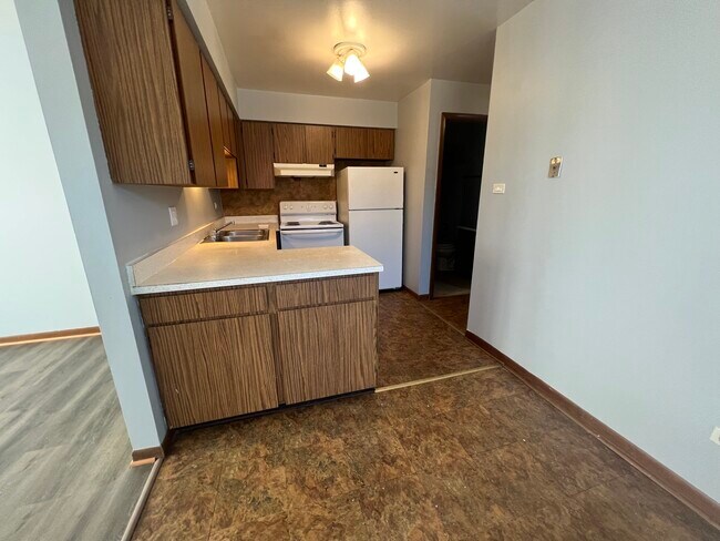 Building Photo - 17754 Rosewood Dr