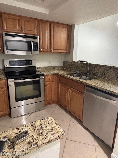 Building Photo - 2093 Pine Isle Ln