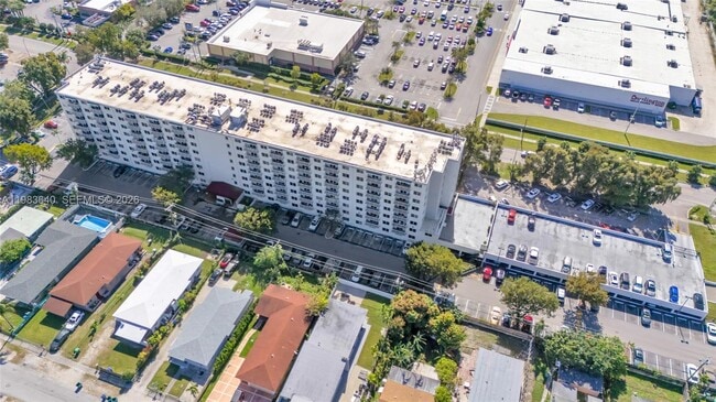 Building Photo - 1251 NE 108th St