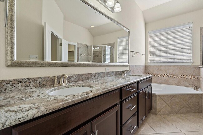 Building Photo - 8704 Old Corral Cove