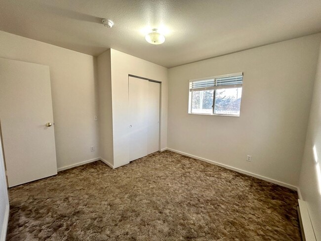 Building Photo - Relaxed Living in West Ellensburg