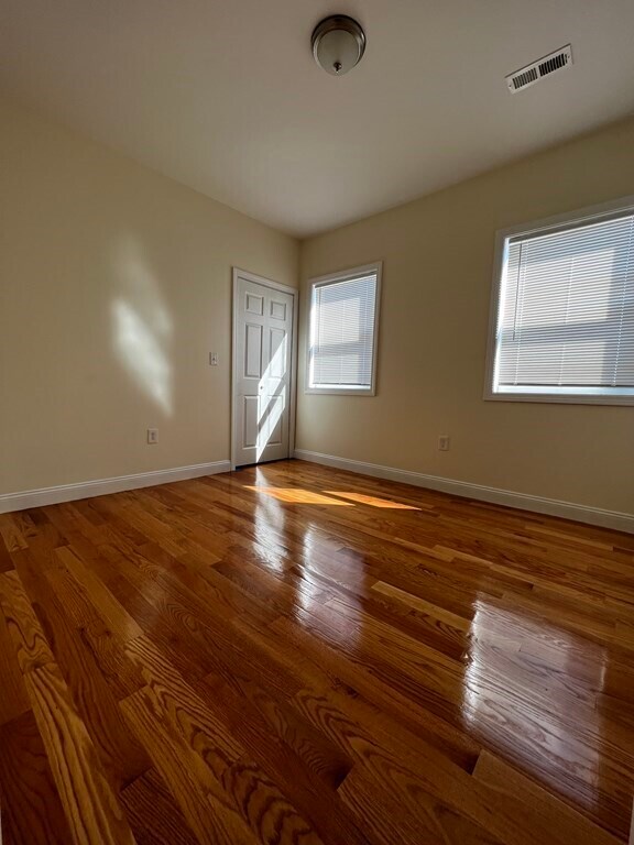 Building Photo - 53 Woodford St
