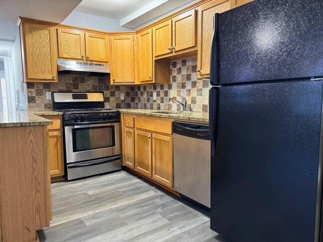 Primary Photo - 608 Bramhall Ave