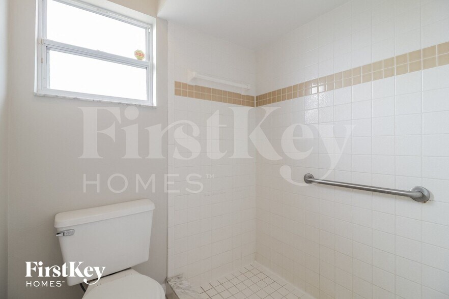 Building Photo - 1674 Waltz St SE