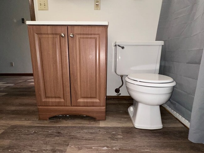 Building Photo - 903 Genrich St