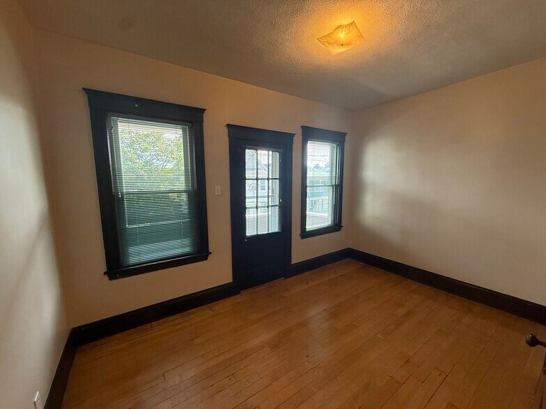 Building Photo - 61 Frederick Ave