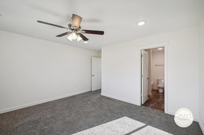 Building Photo - Dublin Farms Townhomes
