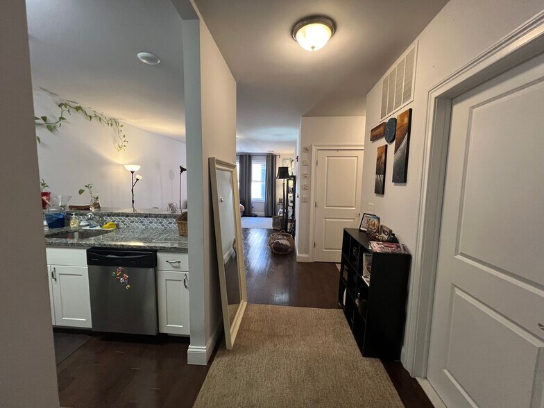 Building Photo - 90 Clinton Ave