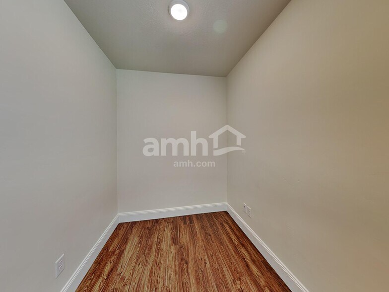 Building Photo - 2704 W 3340 S