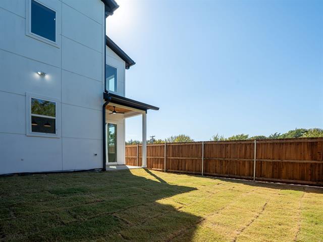 Building Photo - 5851 Millar Dr