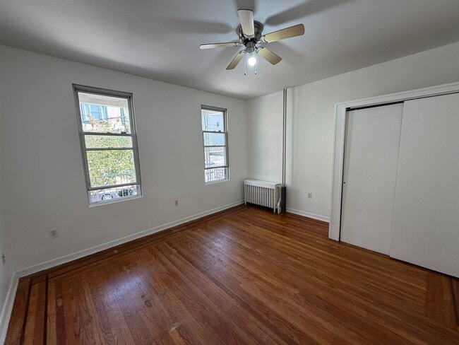 Building Photo - 619 38th St