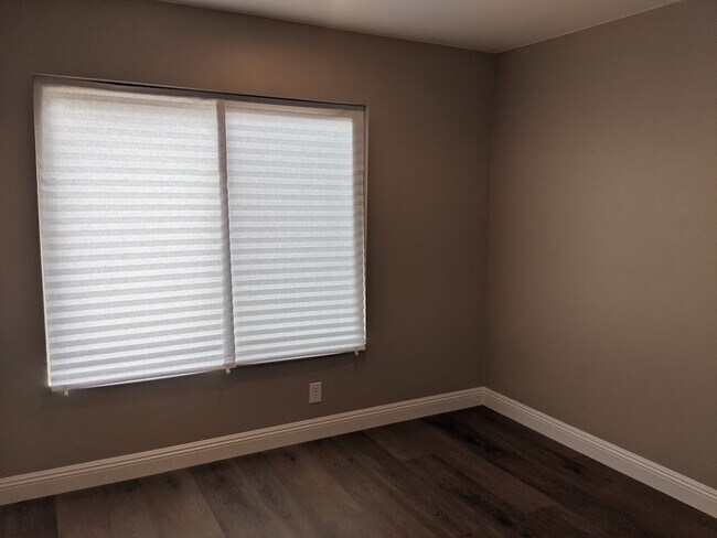Building Photo - 4 Bed-2.5 Bath Two Story Home in San Diego