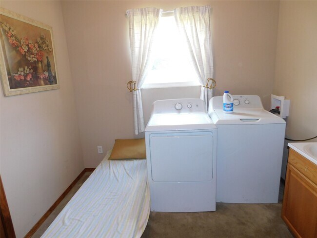 Building Photo - 1465 Co Rd 933