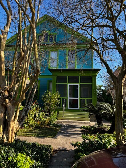 Building Photo - 2251 Cambronne St